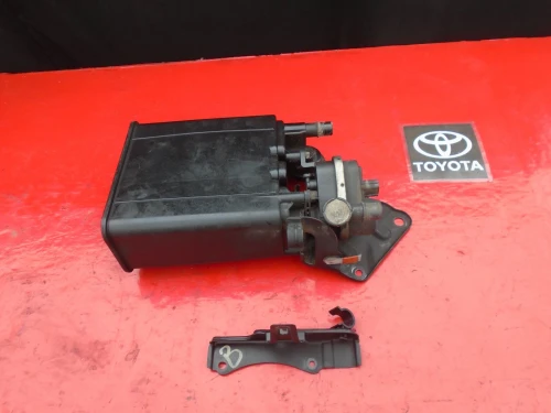 2005-2008 Toyota Matrix Used OEM EVAP Vapor Charcoal Canister