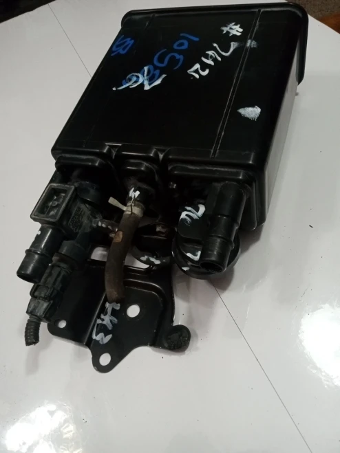 2004-2006 Toyota Solara 7774033150 Used OEM EVAP Vapor Charcoal Canister