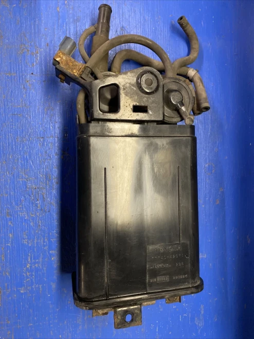 2001-2003 Toyota RAV4 7774042071 Used OEM EVAP Vapor Charcoal Canister