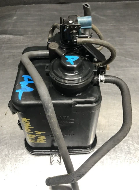 1997 Toyota RAV4 7770433031 Used OEM EVAP Vapor Charcoal Canister