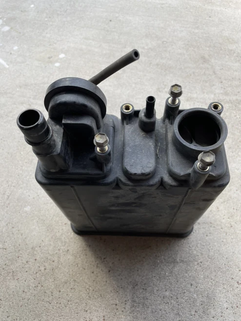 2005-2010 Toyota 7774042090 Used OEM EVAP Vapor Charcoal Canister