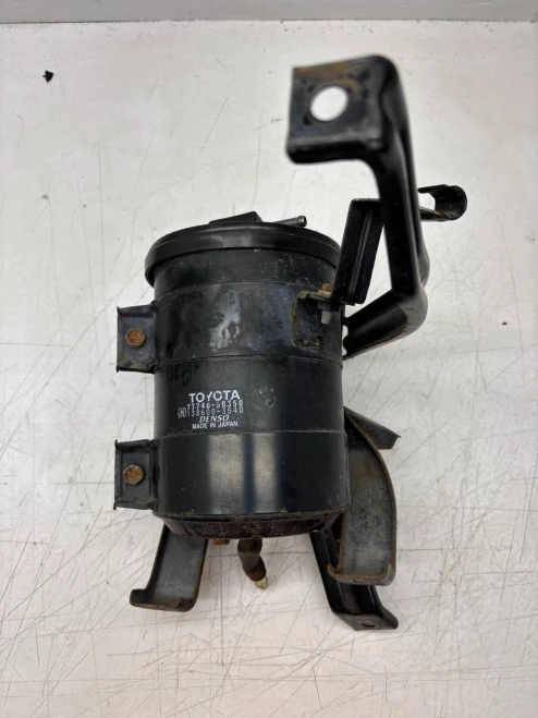 1995-1997 Toyota Land Cruiser 7774060350 Used OEM EVAP Vapor Charcoal Canister