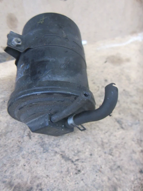 1998 Toyota Celica 7770420704 Used OEM EVAP Vapor Charcoal Canister