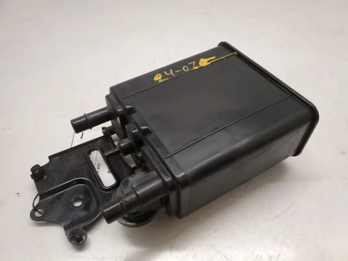 2005-2012 Toyota Camry 7774007020 2.5L Used OEM EVAP Vapor Charcoal Canister
