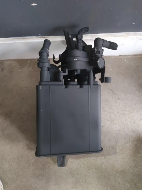 Toyota Tacoma 2.7L Used OEM EVAP Vapor Charcoal Canister