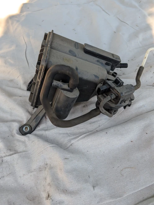 2011 Volkswagen Touareg 3.6L Used OEM EVAP Vapor Charcoal Canister