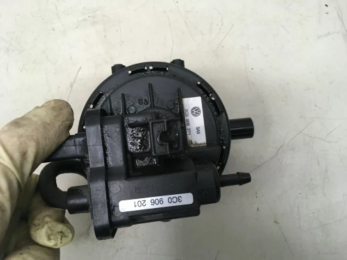 2006 Volkswagen Passat 2.0L Used OEM EVAP Vapor Charcoal Canister