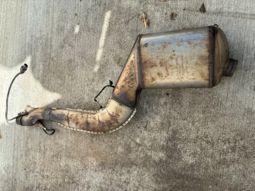 2025-2028 BMW 3 Series Center Used OEM Exhaust Muffler