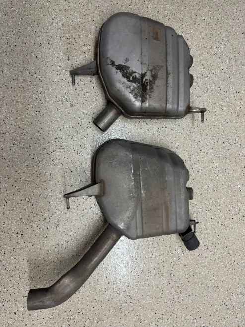 2010 BMW 550i 18307590557 18307590558 Used OEM Exhaust Muffler