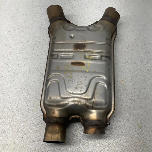 2011-2016 BMW 5 Series Center Used OEM Exhaust Muffler