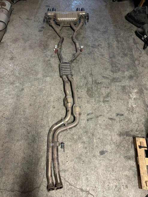 2020 BMW M4 Center Used OEM Exhaust Muffler