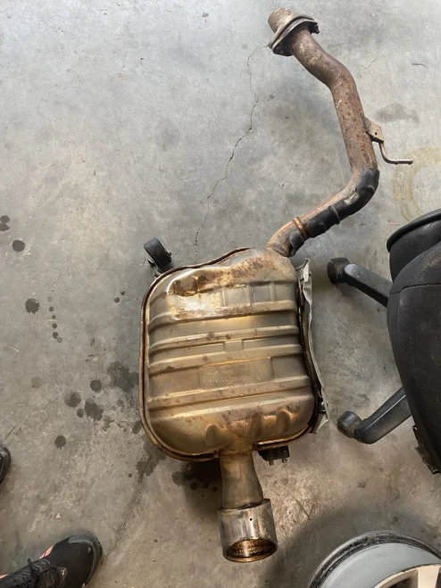 2019-2020 Kia Sorento Used OEM Exhaust Muffler