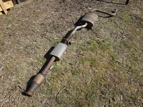 2015-2018 Kia Sedona 3.3L Used OEM Exhaust Muffler