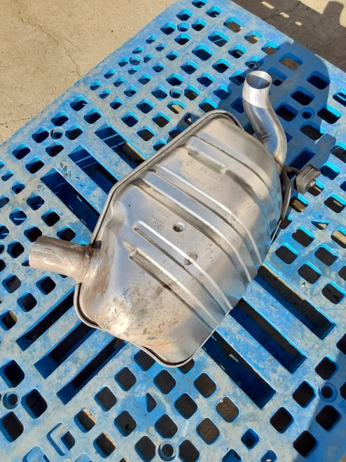2006-2009 Mercedes-Benz E350 2114911101 Right/Passenger Rear Used OEM Exhaust Muffler