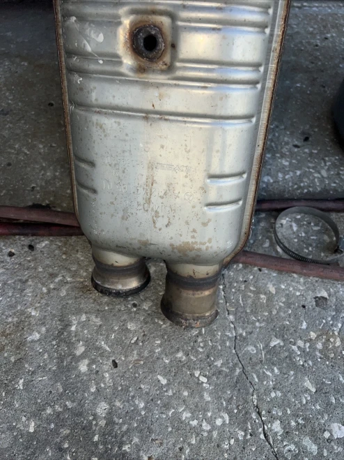 2012-2018 Mercedes-Benz CLS550 Center Used OEM Exhaust Muffler