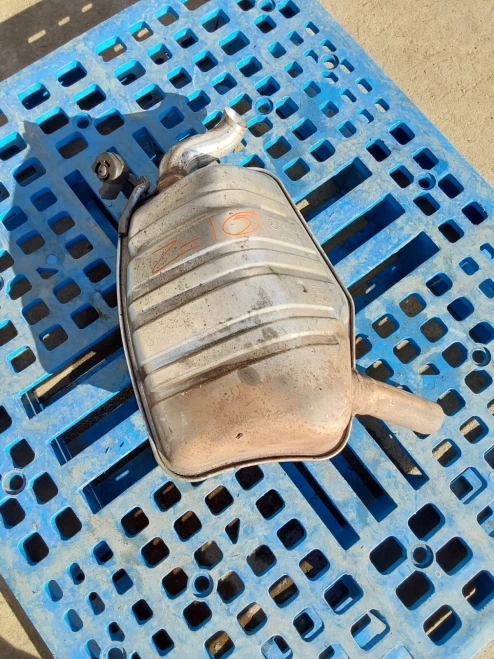 2003-2005 Mercedes-Benz E320 2114910801 3.2L Left/Driver Rear Used OEM Exhaust Muffler