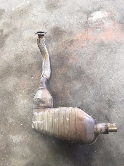 2005-2008 Porsche Boxster 98711312303 3.4L Right/Passenger Used OEM Exhaust Muffler