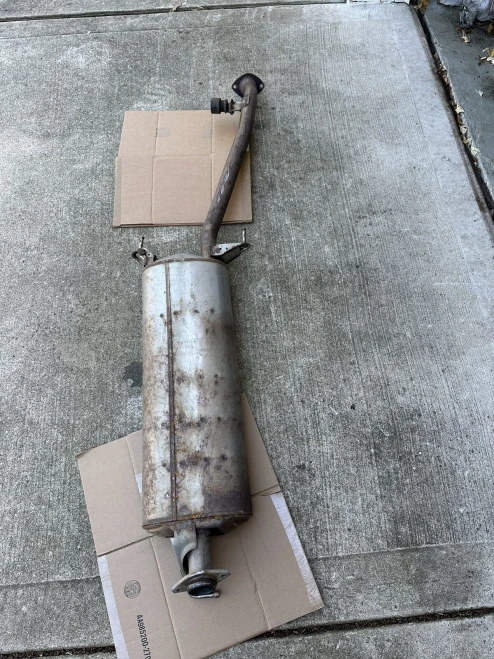 2013-2018 Toyota RAV4 Center Used OEM Exhaust Muffler