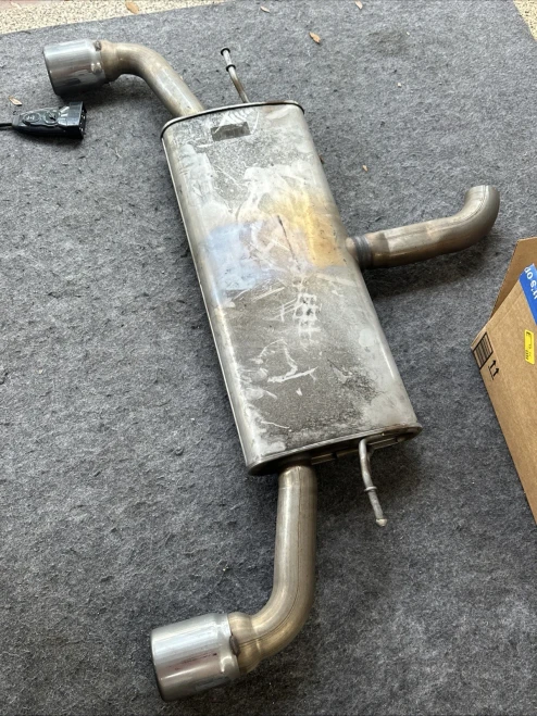 2023 Volkswagen 5WA253611AD Used OEM Exhaust Muffler