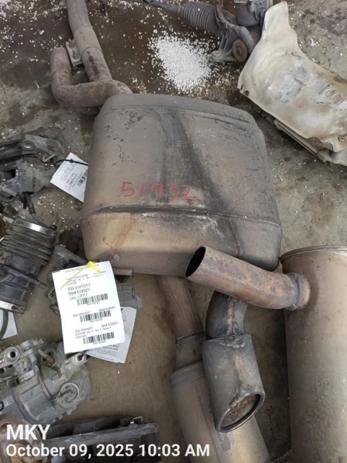 2017 Volkswagen Passat 561253609R Used OEM Exhaust Muffler