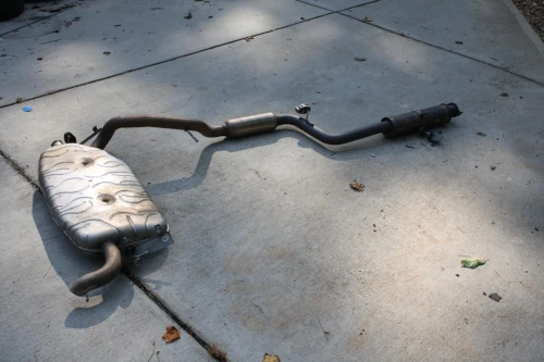2006 Volvo S40 30730677 Used OEM Exhaust Muffler