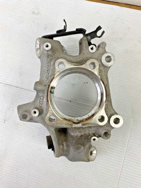 2019-2024 Audi A6 4K0505432C Rear Right/Passenger With Hub Used OEM Steering Knuckle Spindle