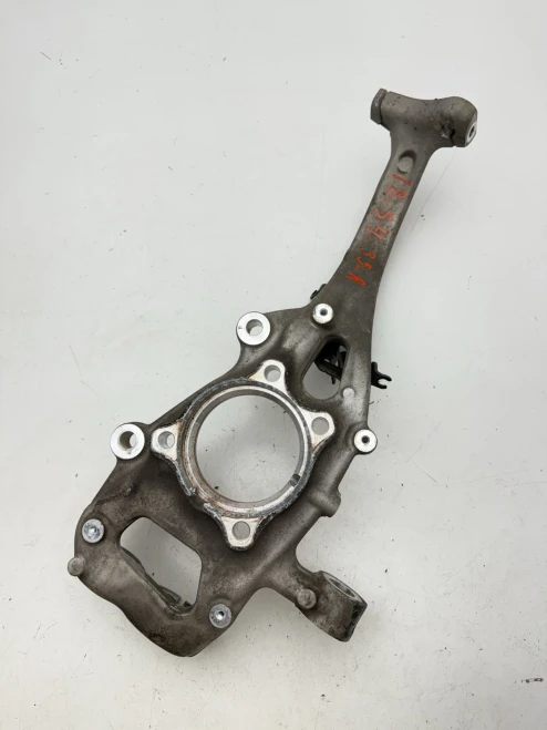 2018-2020 Audi S4 8W0407560 Front Right/Passenger With Hub Used OEM Steering Knuckle Spindle