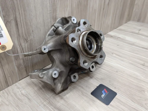 2021 BMW 3 Series Rear Left/Driver With Bearing Used OEM Steering Knuckle Spindle
