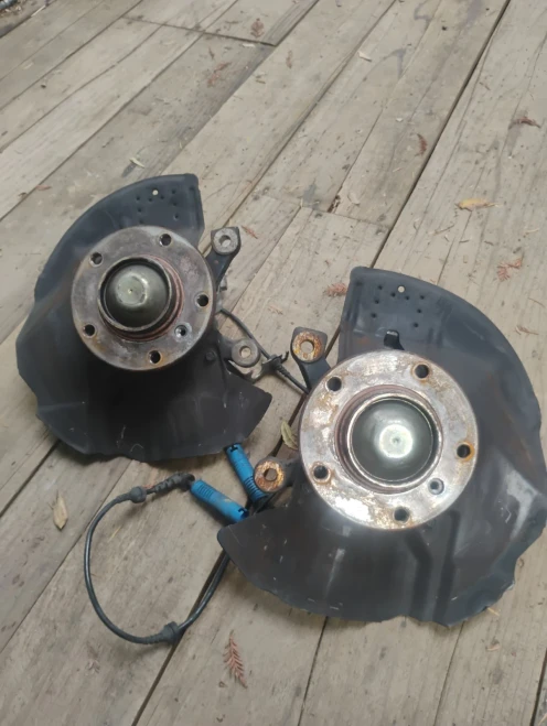2001-2005 BMW 325i Front Left & Right Used OEM Steering Knuckle Spindle
