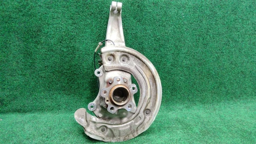 2017-2023 BMW 530i 31206884382 Front Right/Passenger Used OEM Steering Knuckle Spindle