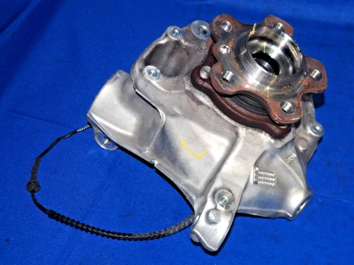 2018-2024 BMW X3 31216882597 Front Left/Driver With Hub Used OEM Steering Knuckle Spindle