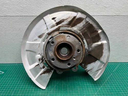 2009-2015 BMW 750i Rear Right/Passenger With Hub Used OEM Steering Knuckle Spindle