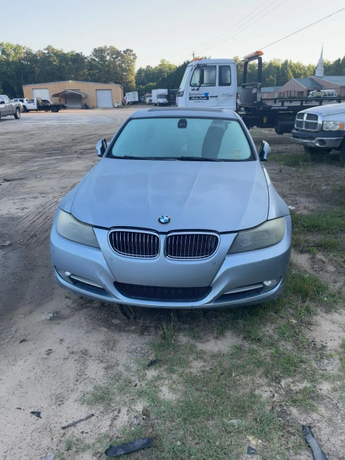 2007-2013 BMW 335i 31216793924 Front Right/Passenger Used OEM Steering Knuckle Spindle