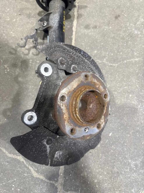 2007-2013 BMW 31216793924 Front Right/Passenger Used OEM Steering Knuckle Spindle
