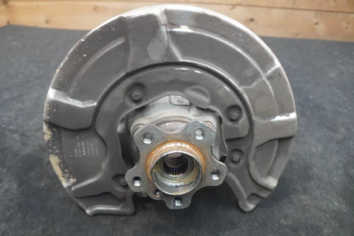 BMW 33306854118 Rear Right/Passenger With Hub Used OEM Steering Knuckle Spindle