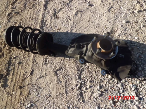 BMW 745i Right/Passenger With Hub Used OEM Steering Knuckle Spindle