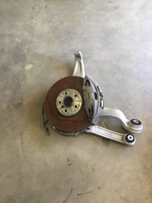 2016-2019 BMW 530i Front Left/Driver RWD With Hub Used OEM Steering Knuckle Spindle