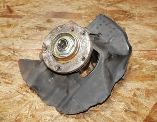 BMW Right/Passenger With Hub Used OEM Steering Knuckle Spindle