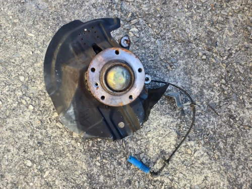 2001-2006 BMW 330i Front Left/Driver RWD With Hub Used OEM Steering Knuckle Spindle