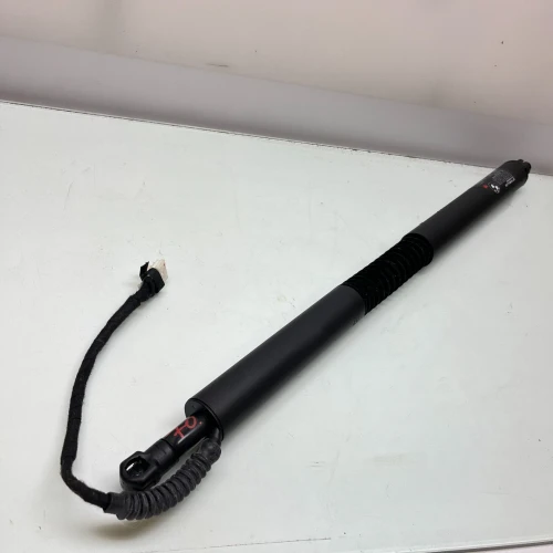 2014-2016 BMW 3 Series 7298984 Right/Passenger Used OEM Steering Knuckle Spindle