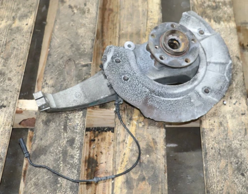 BMW Front Left/Driver With Hub Used OEM Steering Knuckle Spindle