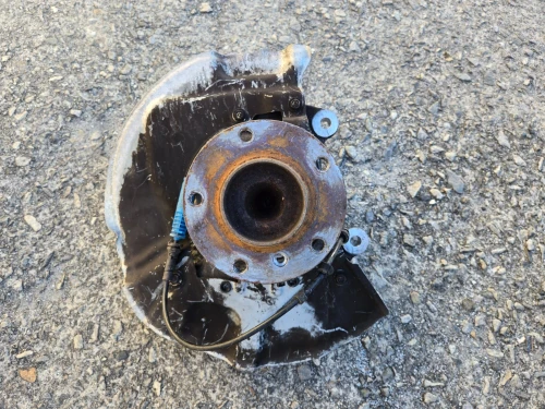 2006-2010 BMW 550i Front Left/Driver With Hub Used OEM Steering Knuckle Spindle