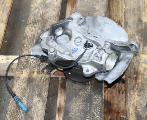 BMW 6 Series Right/Passenger With Hub Used OEM Steering Knuckle Spindle