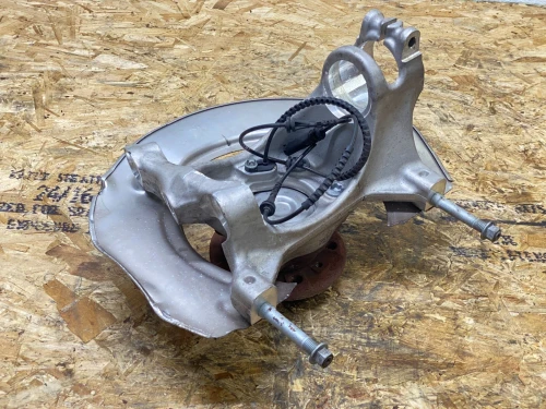 2021-2024 BMW M4 Front Right/Passenger RWD With Hub Used OEM Steering Knuckle Spindle