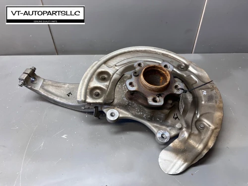 2016-2019 BMW 530i Front Right/Passenger With Hub Used OEM Steering Knuckle Spindle