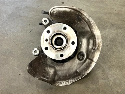 2016-2023 BMW X2 Front Left/Driver FWD With Hub Used OEM Steering Knuckle Spindle