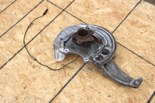 2016-2019 BMW 740Li Front Left/Driver With Hub Used OEM Steering Knuckle Spindle