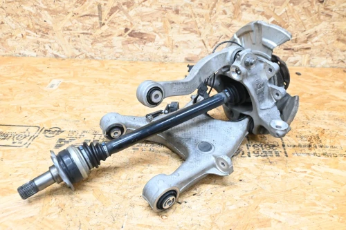 BMW 650i Rear Right/Passenger With Hub Used OEM Steering Knuckle Spindle