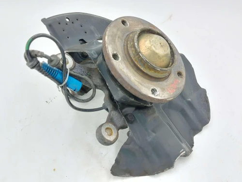 2003-2005 BMW Z4 31211096430 Right/Passenger With Hub Used OEM Steering Knuckle Spindle