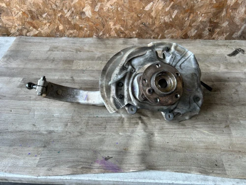 2015-2018 BMW X6 Front Right/Passenger With Hub Used OEM Steering Knuckle Spindle